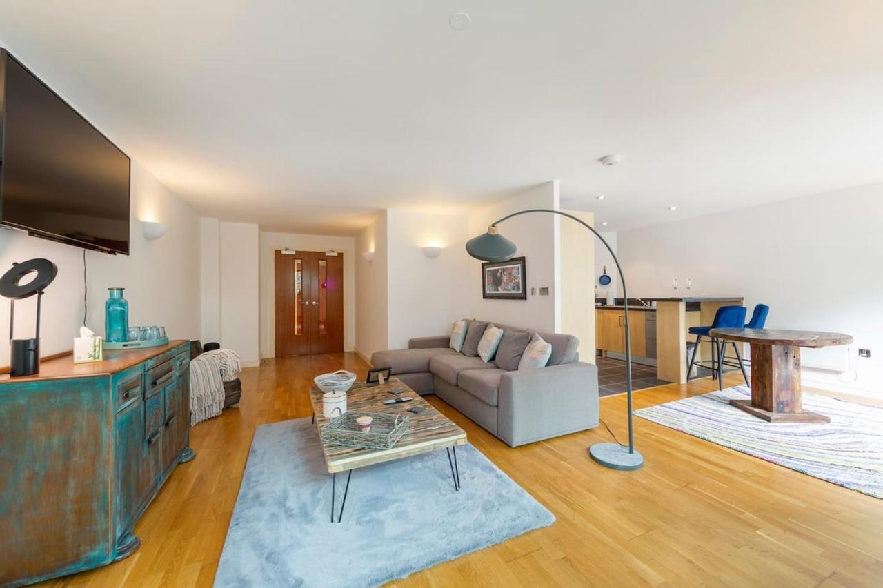 Large Boutique Harbourside Apartment - Football Table (Adults Only) Bristol Exterior photo