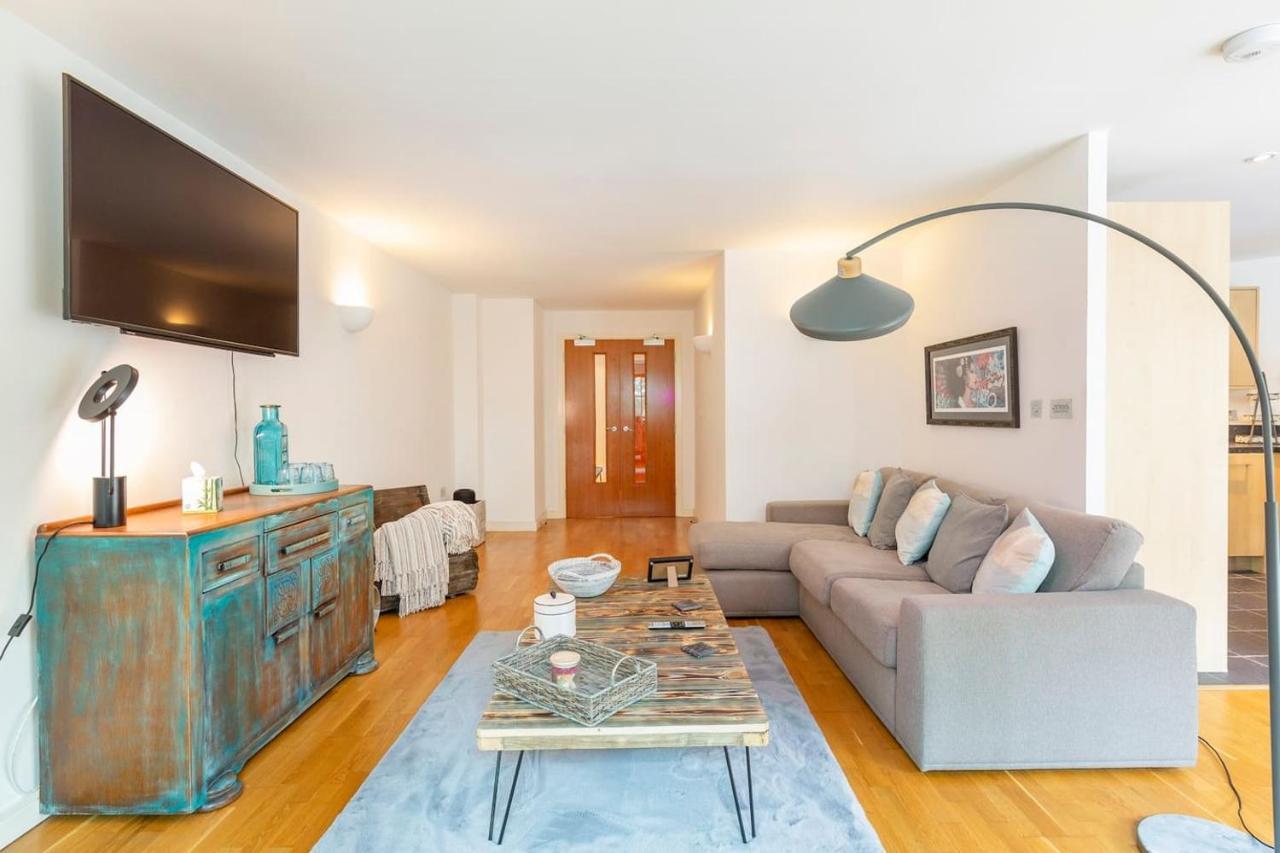 Large Boutique Harbourside Apartment - Football Table (Adults Only) Bristol Exterior photo