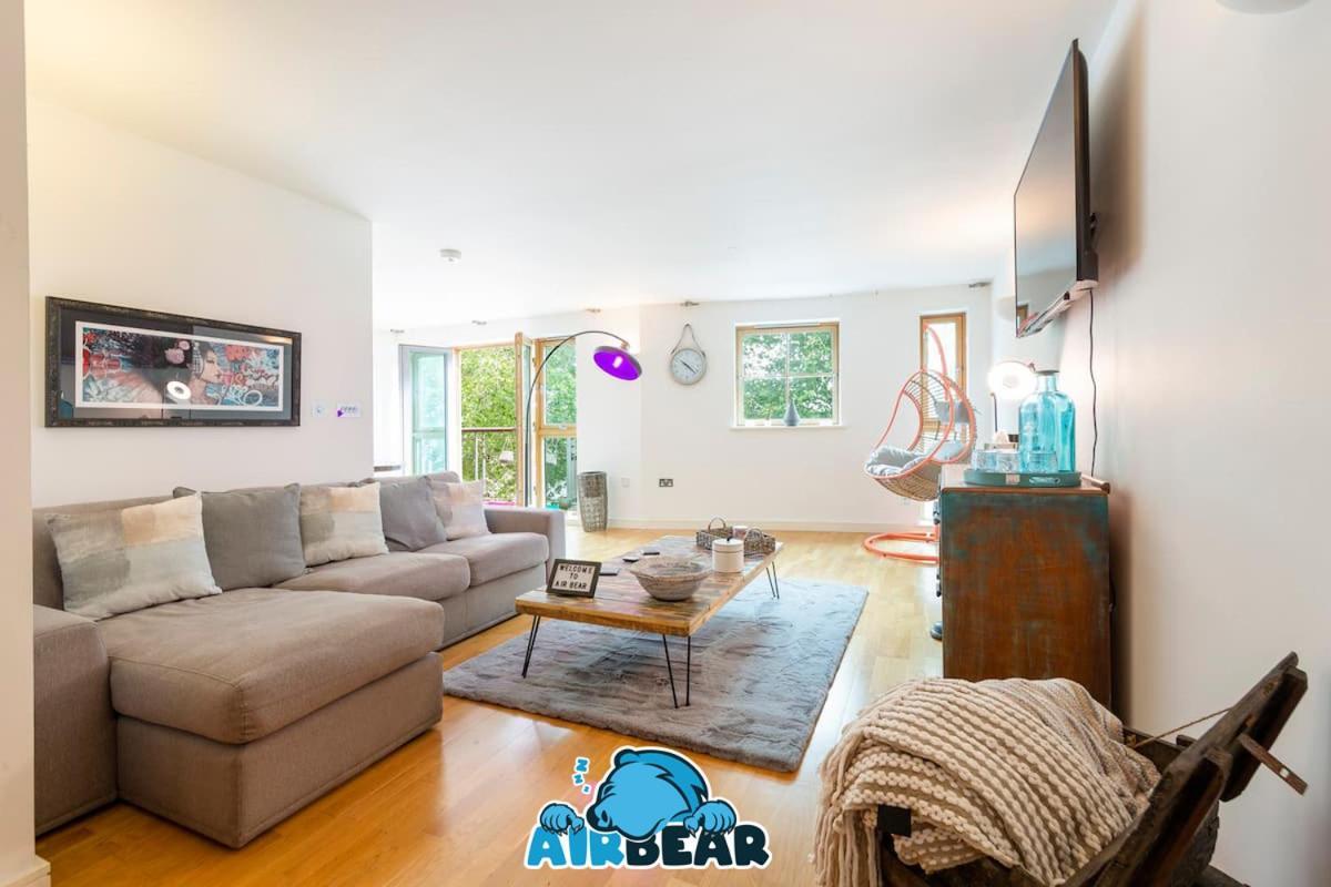 Large Boutique Harbourside Apartment - Football Table (Adults Only) Bristol Exterior photo